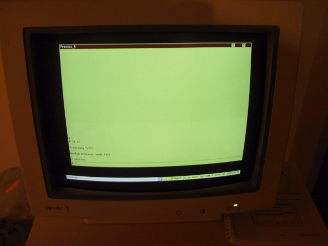 Apollo DN3000 Running The DOMAIN/OS Operating System