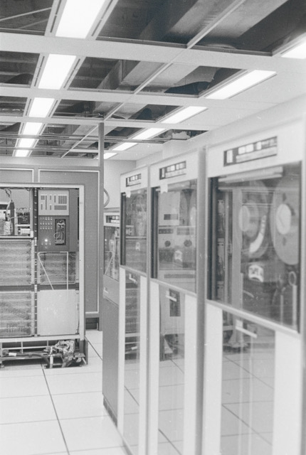 729TapeDrives-1414TAU-0007_1031743529 Part of the IBM 1410 at UW A.W. Peterson Building