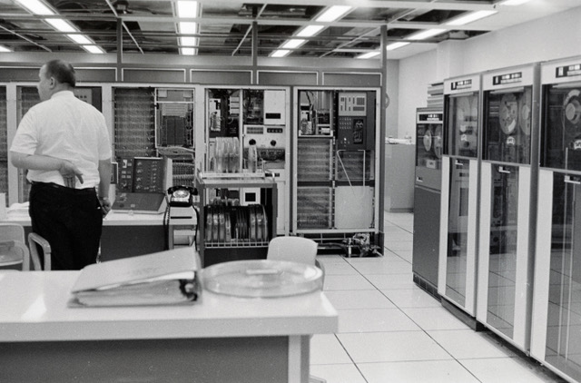 IBMFE-Console-CoreMemory-PowerSupply-TapeAdapter-7330Tape-729Tape-00029_1031744013 IBM 1410 at UW A.W. Peterson Building.