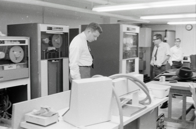 Knitter-Hayes-0018_1031743804 IBM 1410 at UW B5 Commerce